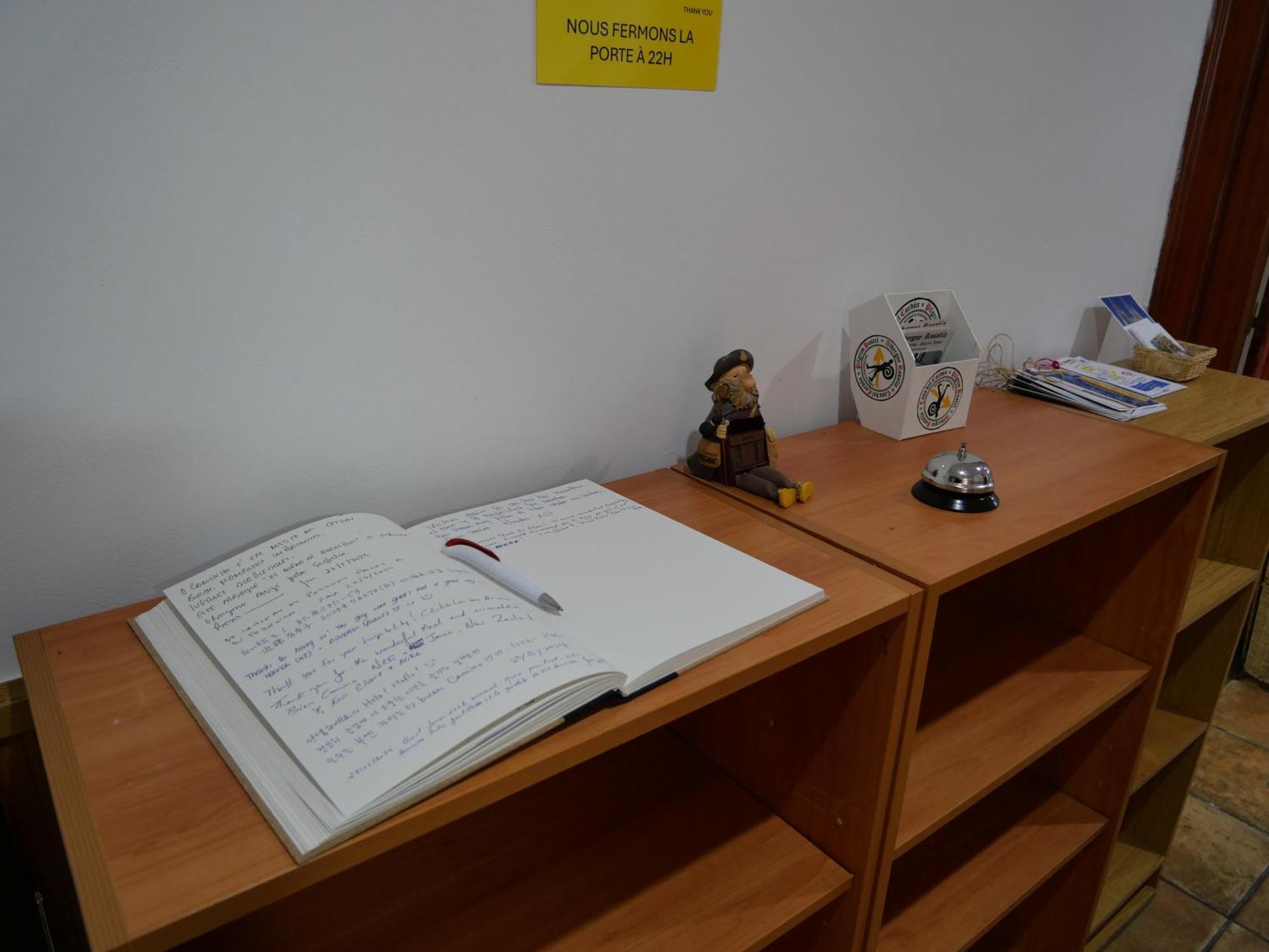 Albergue El Alfar/Pilgrim Hostel 오르니요스 델 까미노 외부 사진